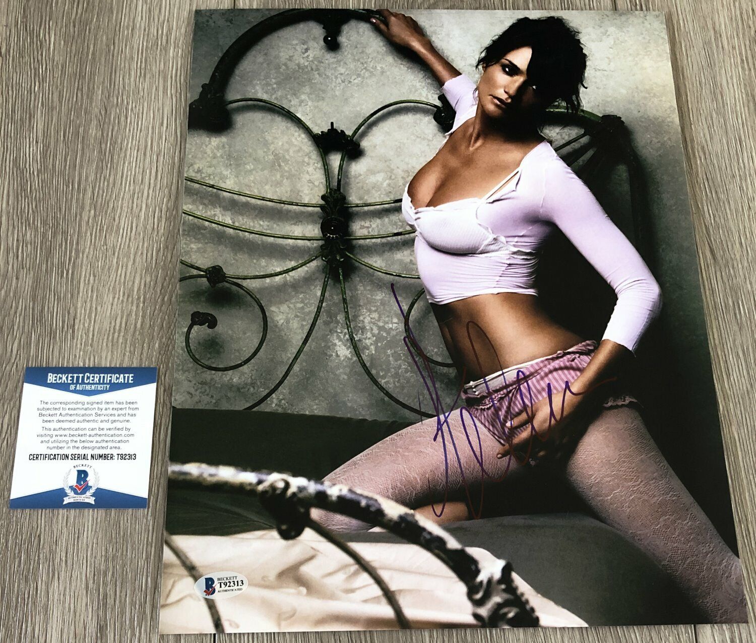 HELENA CHRISTENSEN SIGNED VICTORIA'S SECRET 11x14 Photo Poster painting w/PROOF BECKETT BAS COA