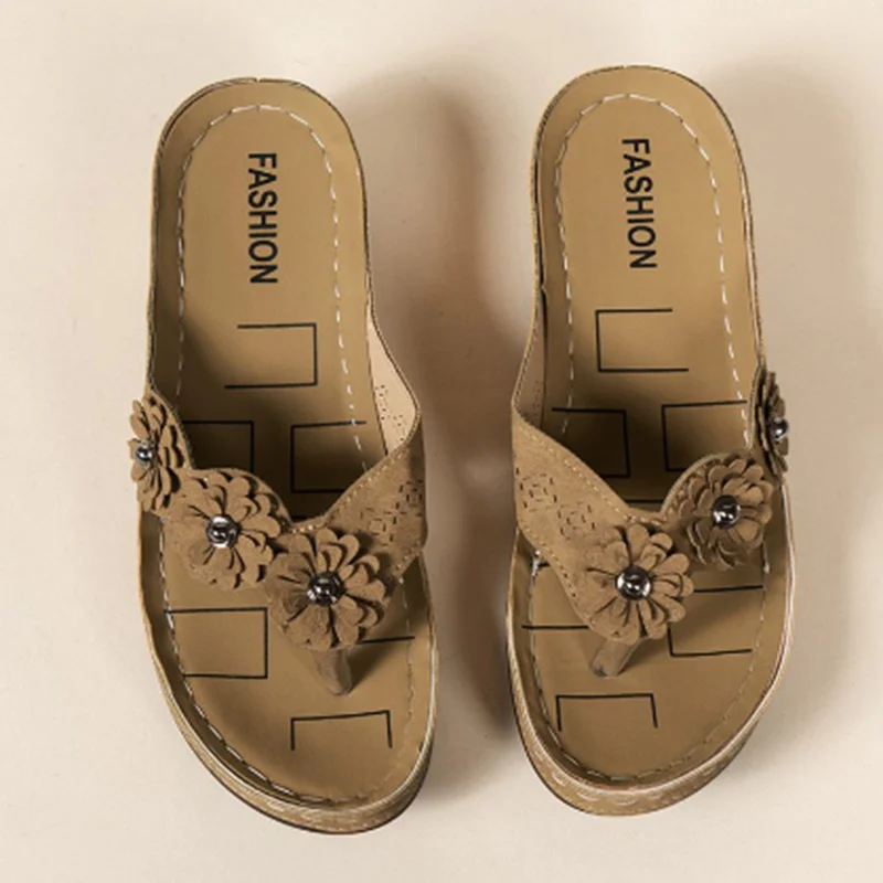 Yyvonne Slippers Women 2025 Summer New Three Flowers Slippers Thick Bottom Clip Toe Beach Flip-Flops Sandals