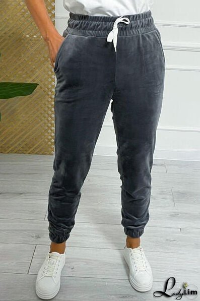 Fashionable and Minimalist garment