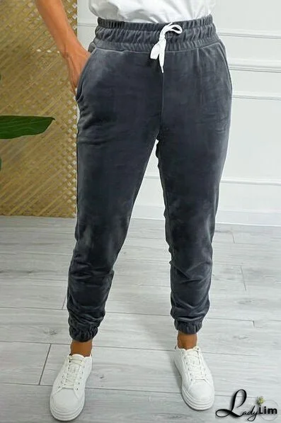 Fashionable and Minimalist garment