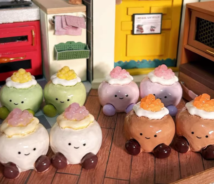 JC Smiley Face Daifuku Dessert - Resin Miniature Food Toy