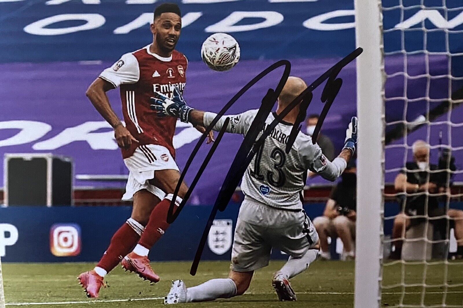 Pierre-Emerick Aubameyang Genuine Hand Signed Arsenal 6X4 Photo Poster painting 2