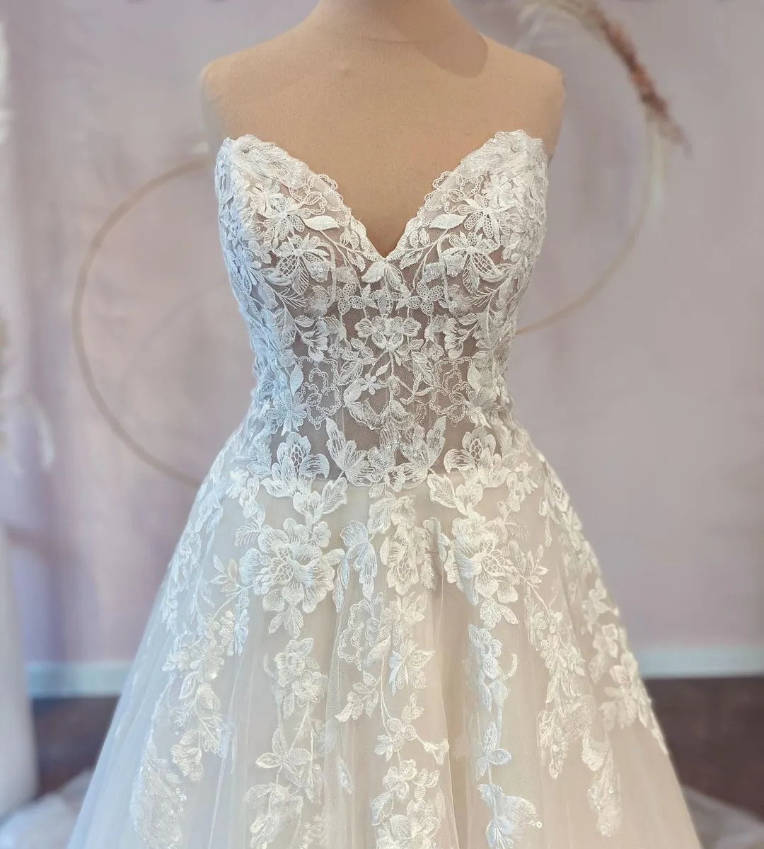 Light tulle lace long Wedding Dresses