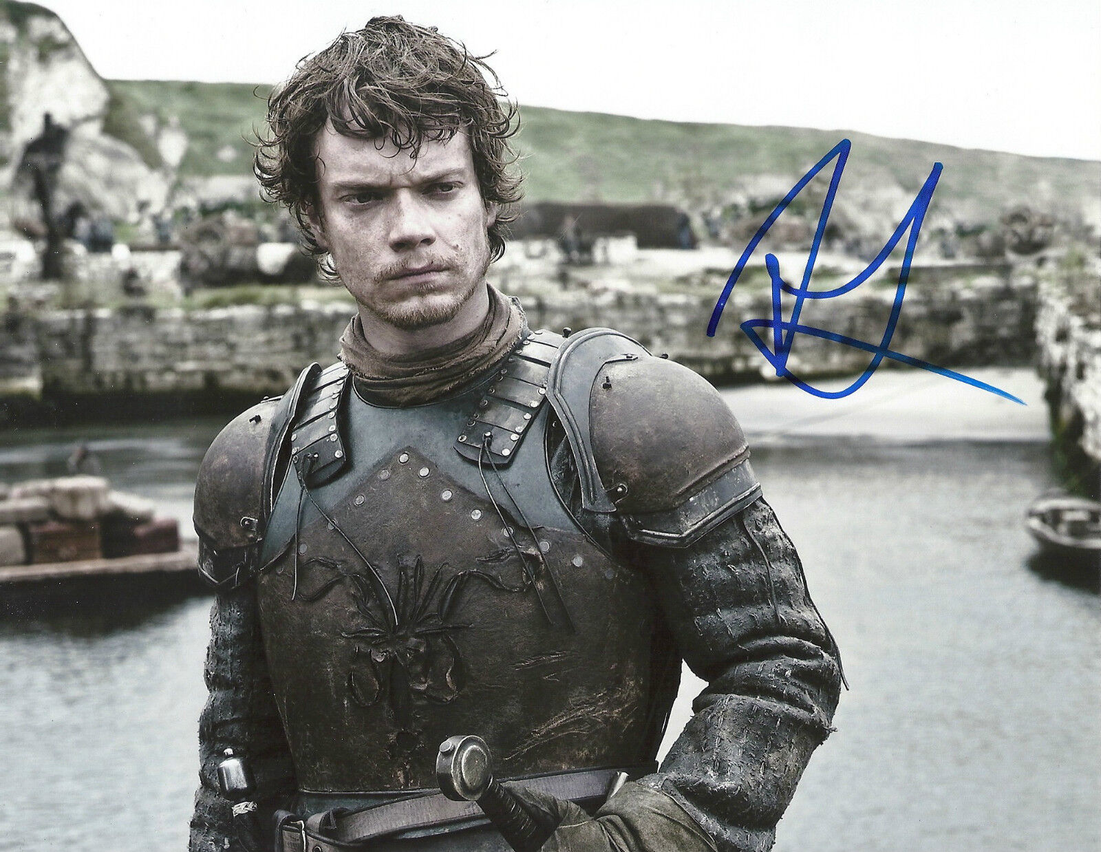 ALFIE ALLEN 'GAME OF THRONES' THEON GRAYJOY SIGNED 8X10 PICTURE *COA 4