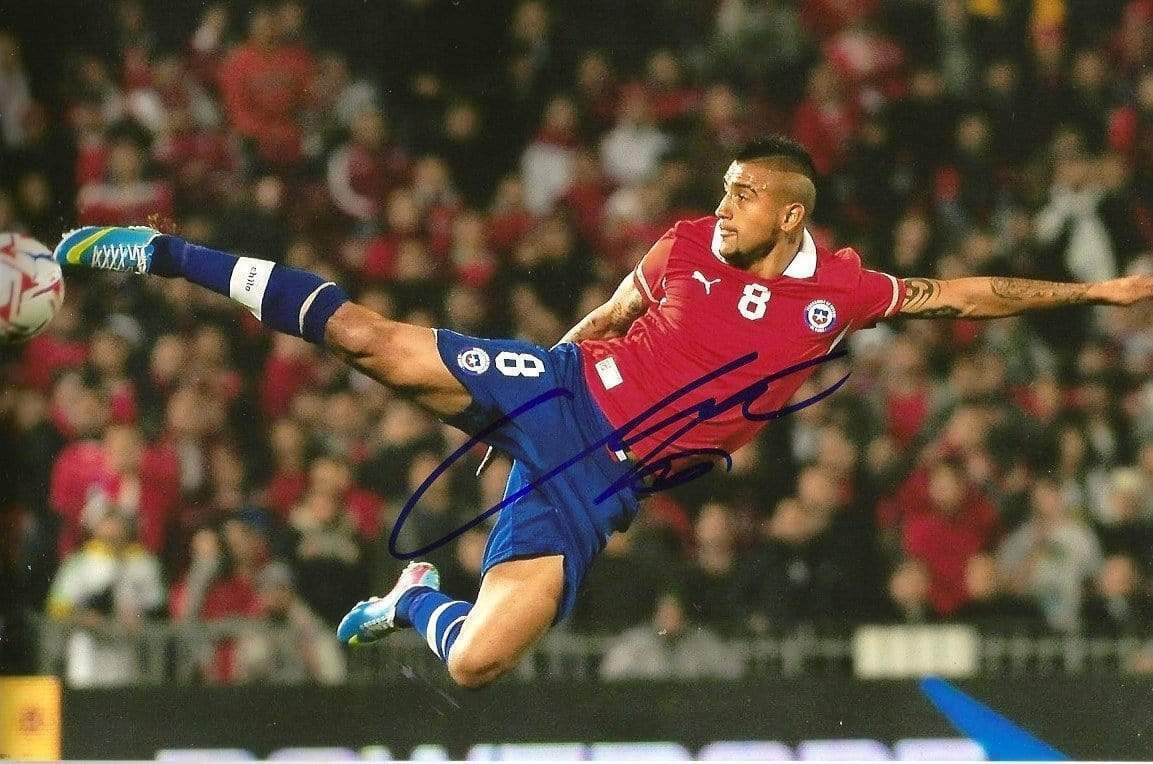 Arturo Vidal SOCCER autograph, In-Person signed Photo Poster painting