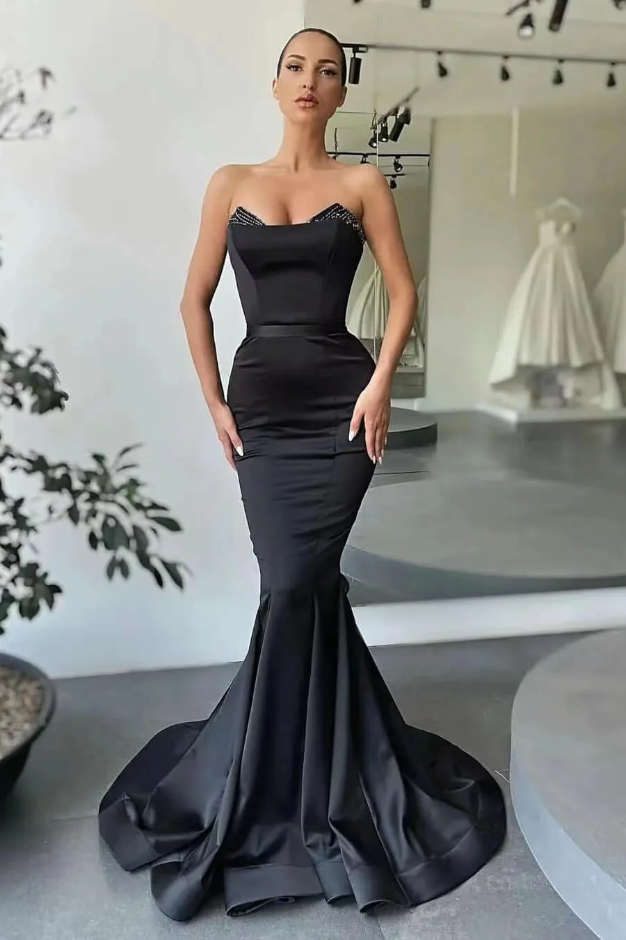 Elegant Black Strapless Mermaid Sleeveless Prom Dress With Beads ED0147