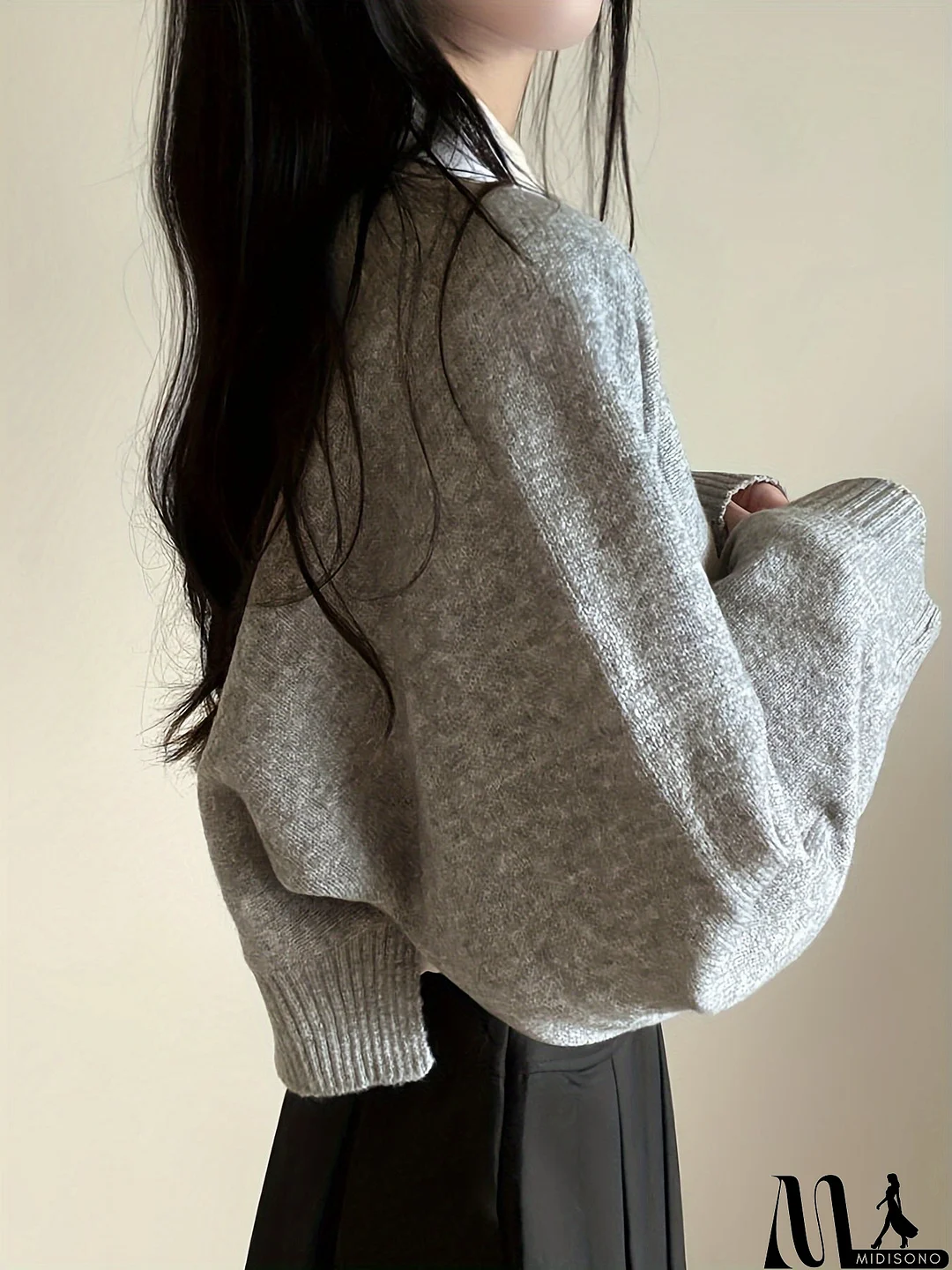 MidiSono - Simple and Stylish Sweater