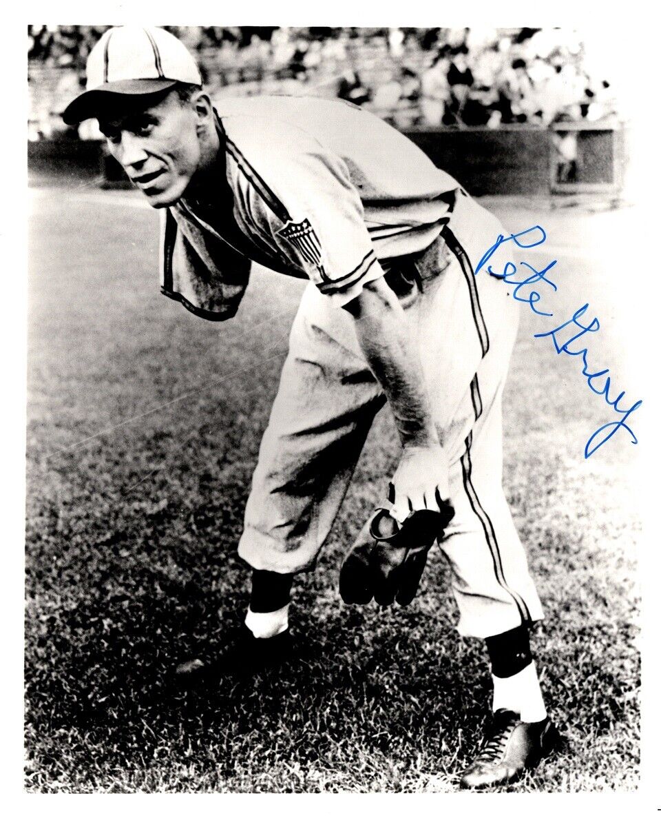 Pete Gray Signed - Autographed 1945 St. Louis Browns 8x10 Photo Poster painting - Deceased 2002