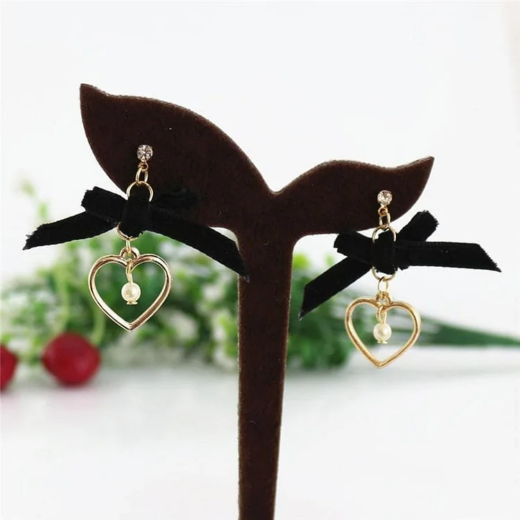 Sweet heart Pearl Bow Velvet Earrings SP179202