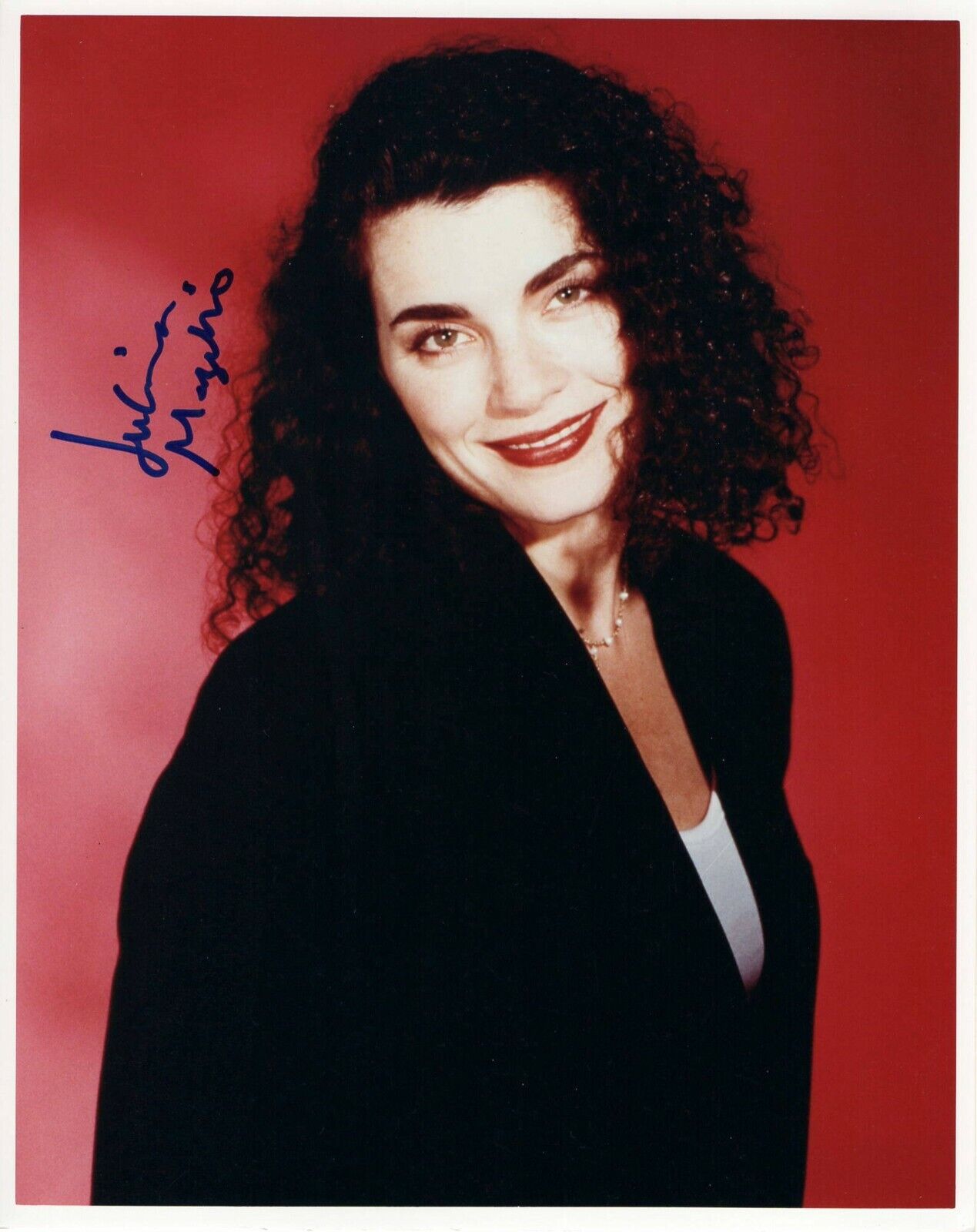 JULIANNA MARGULIES SIGNED AUTOGRAPH 8X10 Photo Poster painting - CAROL HATHAWAY ER THE GOOD WIFE