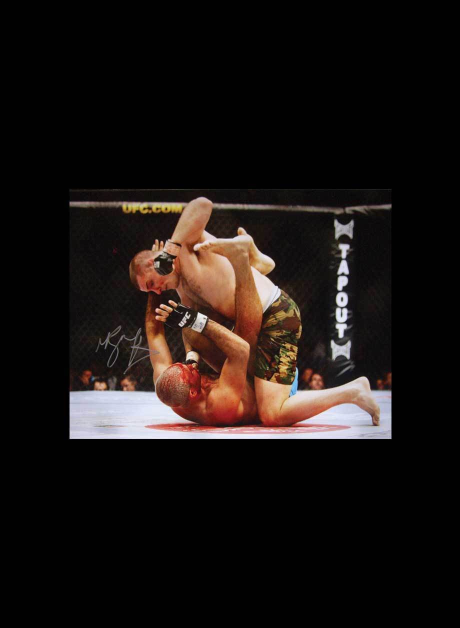 SIGNED MICHAEL BISPING UFC CHAMPION Photo Poster painting PROOF MMA ULTIMATE FIGHTER WITH COA