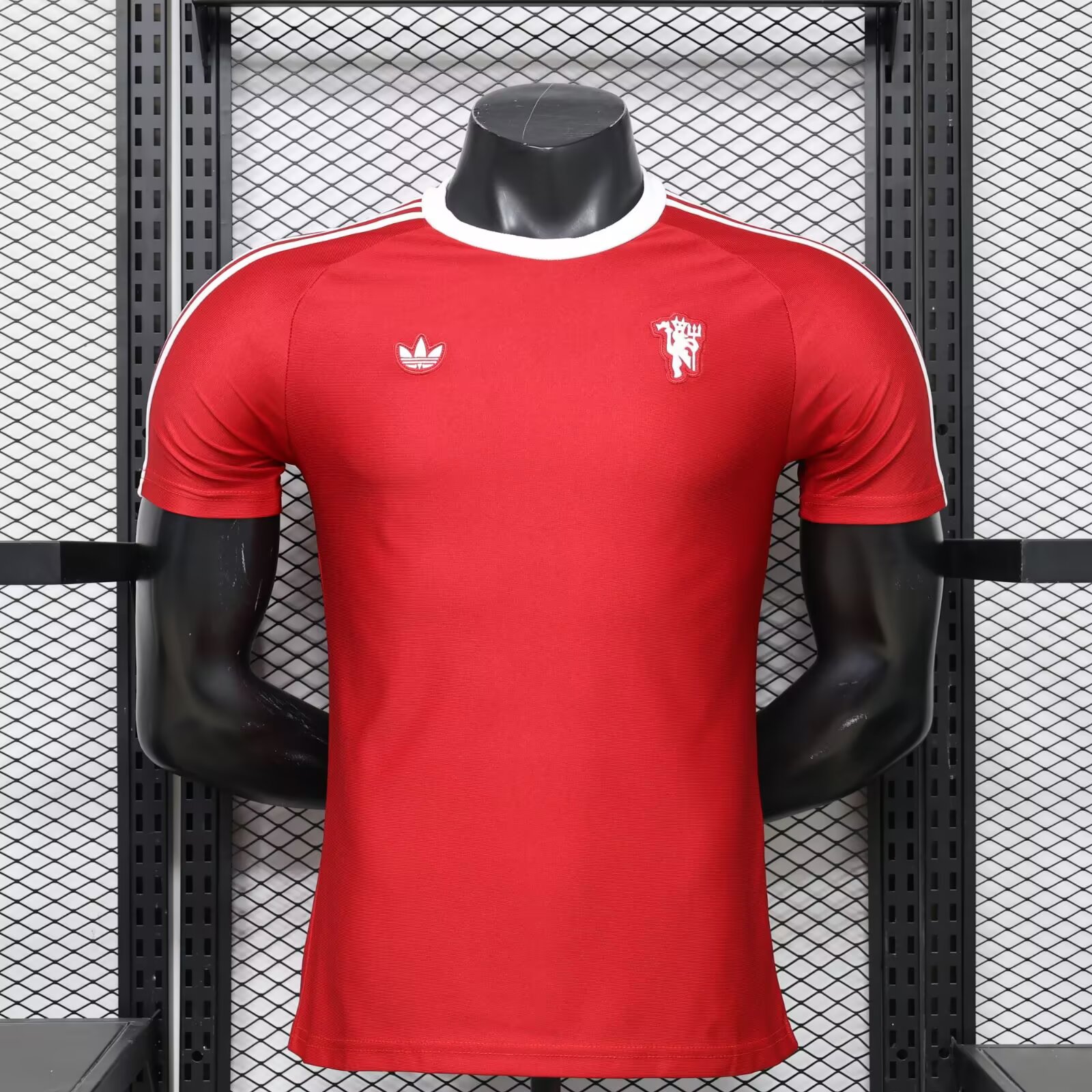 2026/2027 Player Version Manchester United Leisure Retro Football Shirt（The player version jersey is a bit tight, please pay attention to the size selection）
