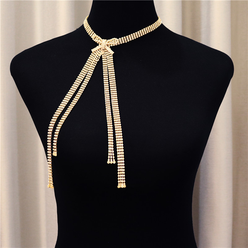 Elegant bow tie necklace