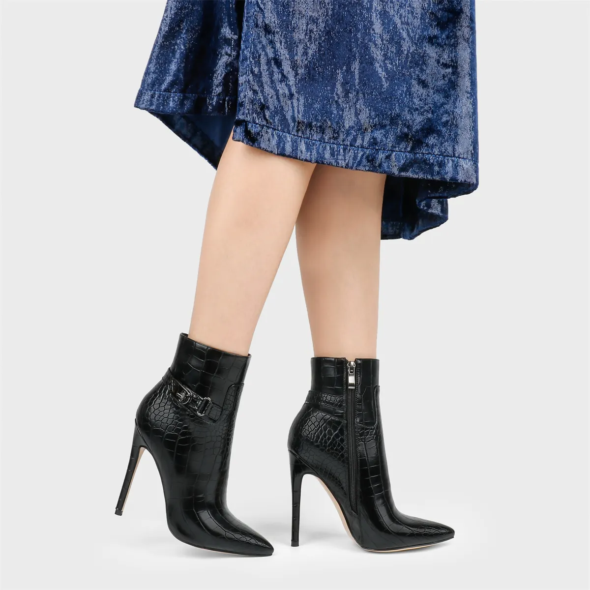 12cm/4.72 inch Pointed Toe Stiletto Crocodile Ankle Booties With Metal Buckle