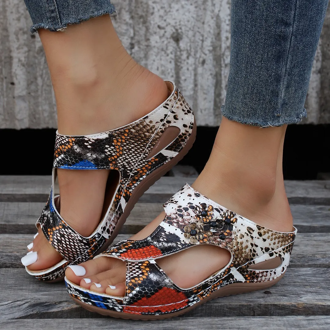 Breakj Breakj The Summer Of 2025, The New Slope Of Women's Sandals Sold Thick Bottom And Flower Shoes.