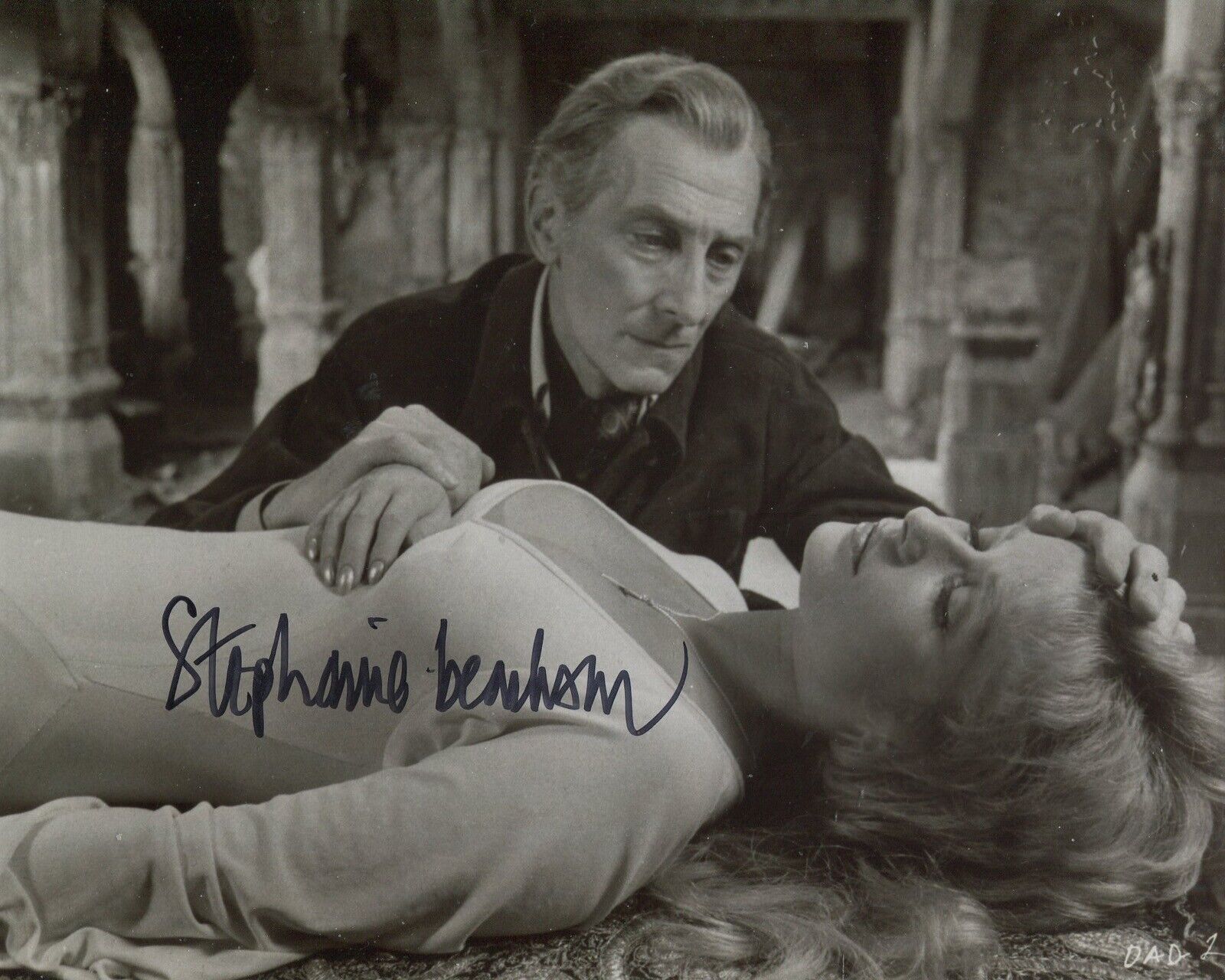 Actress Stephanie Beacham signed DRACULA AD 1972 movie Photo Poster painting - UACC DEALER