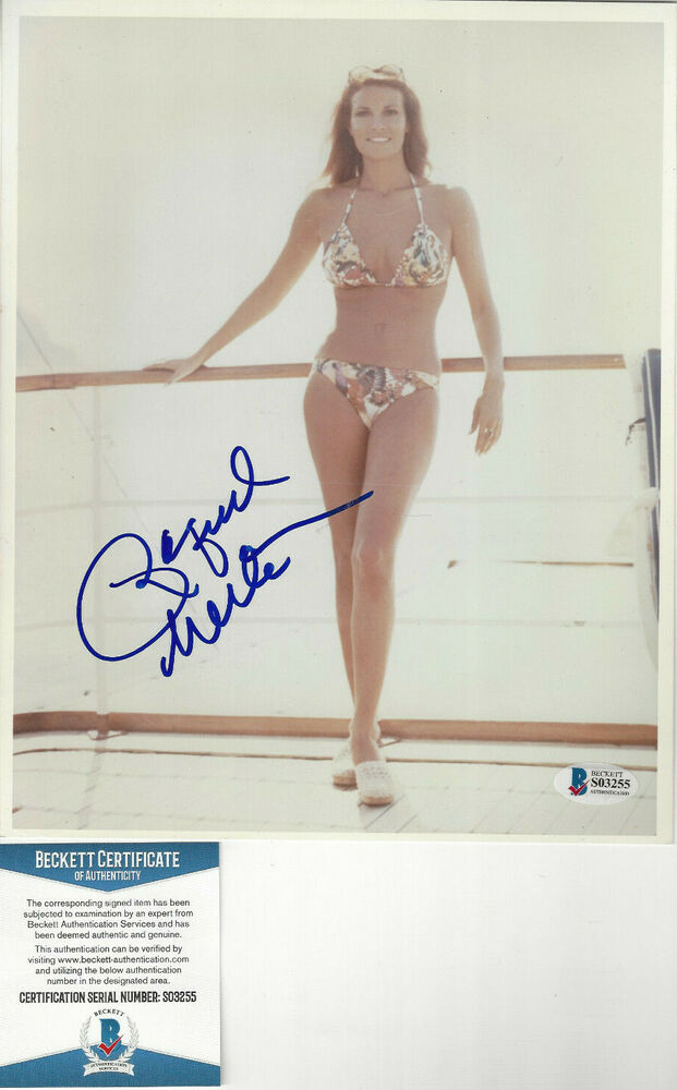 Raquel Welch autographed 8x10 beauitful bathing suit  Photo Poster painting Beckett  Certified