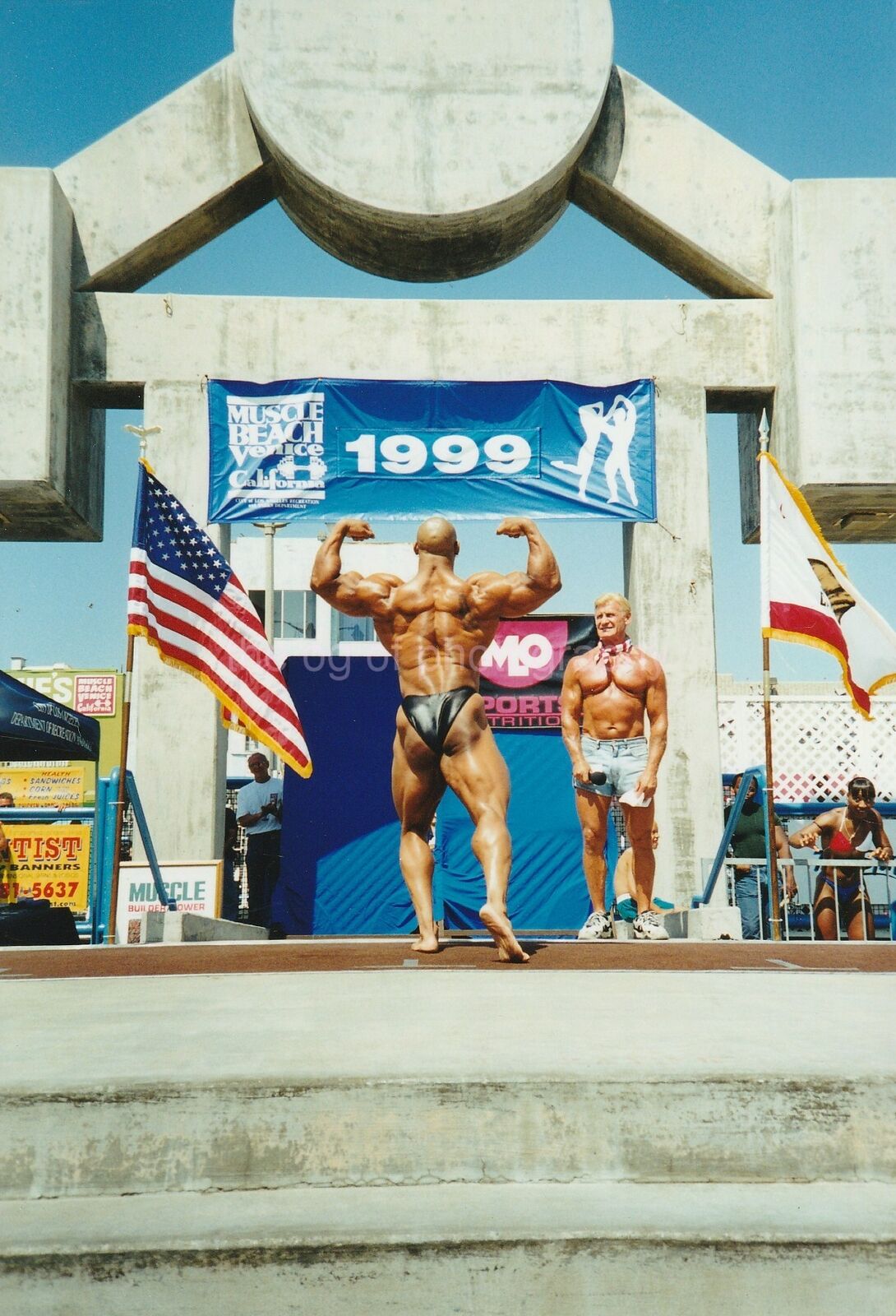 MUSCLE MAN Venice Beach California FOUND Photo Poster painting Bodybuilding Snapshot GUY 92 7 X