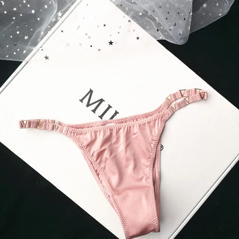 European Style Sexy Panties Women Diamond Solid Color Underpants Women's Leopard Thong Low Waist Sexy Underwear Seamless Briefs