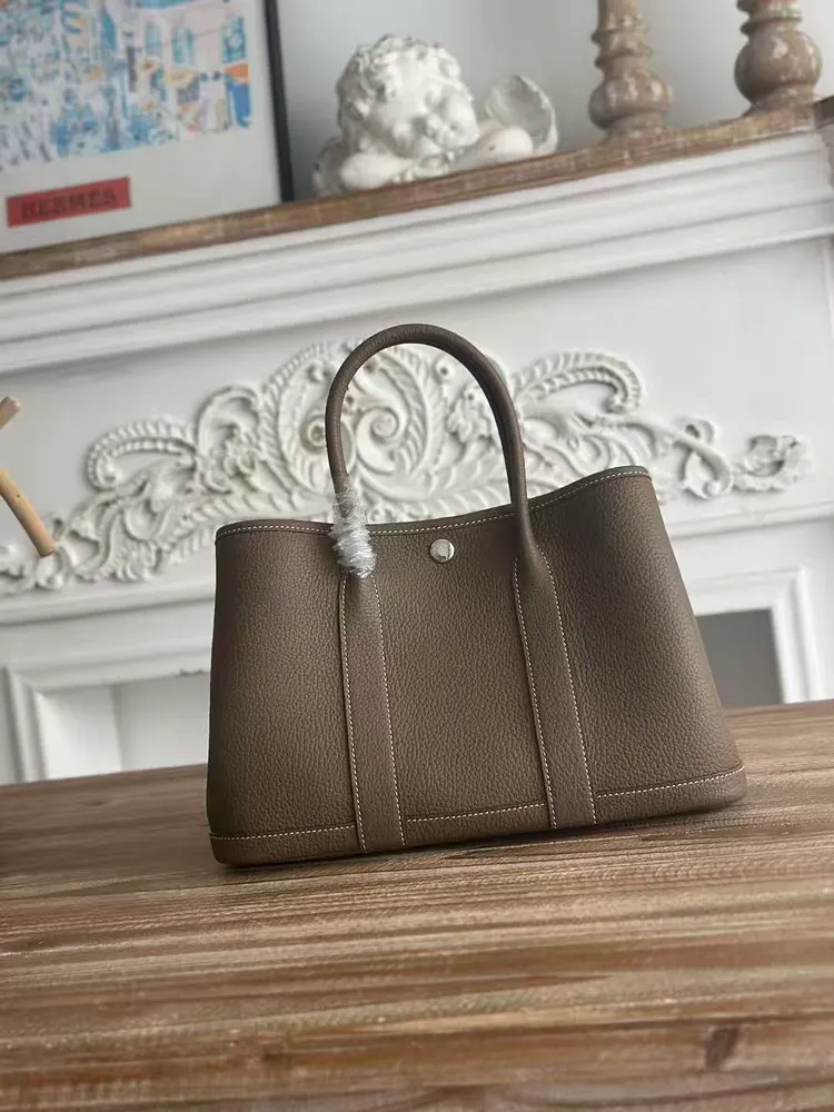 Fashionable Women's Bag  Multi-Layer Large Capacity Tote Bag Versatile Commute Handbag for Single Shoulder
