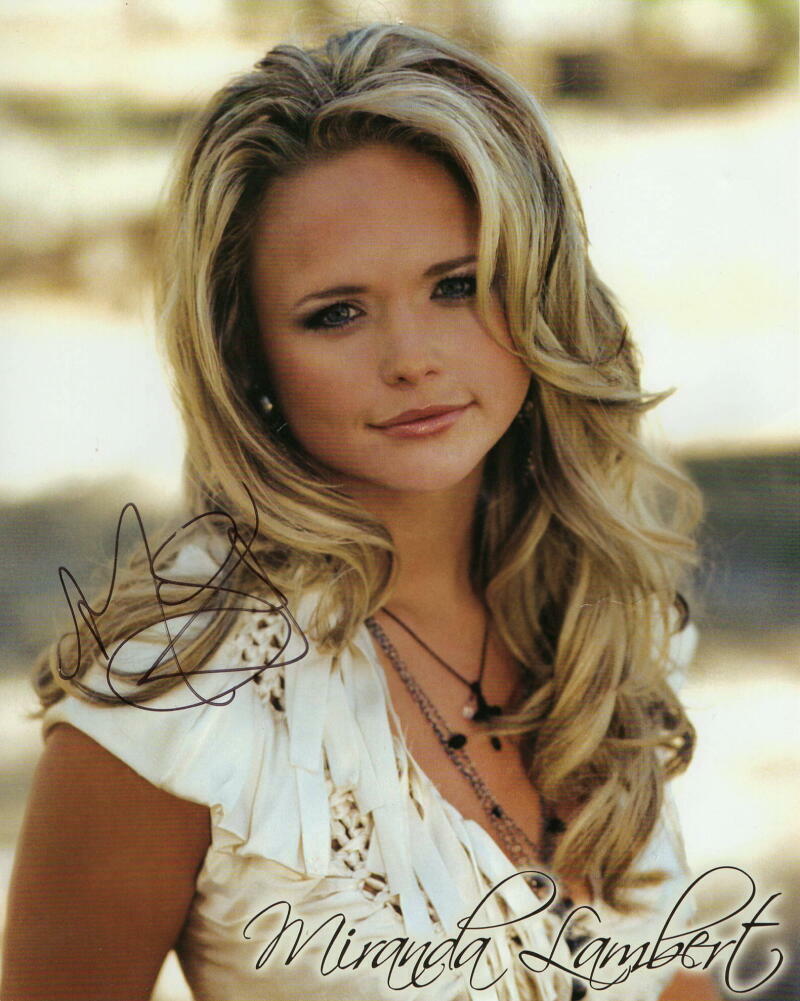 MIRANDA LAMBERT SIGNED AUTOGRAPH 8X10 Photo Poster painting - SEXY COUNTRY MUSIC STAR, PLATINUM