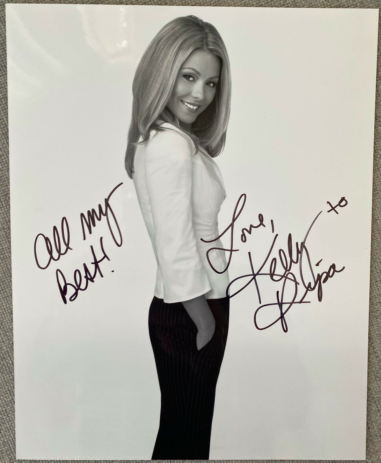 Kelly Ripa Signed In-Person 8x10 B&W Photo Poster painting - Authentic, Live with Kelly and Ryan