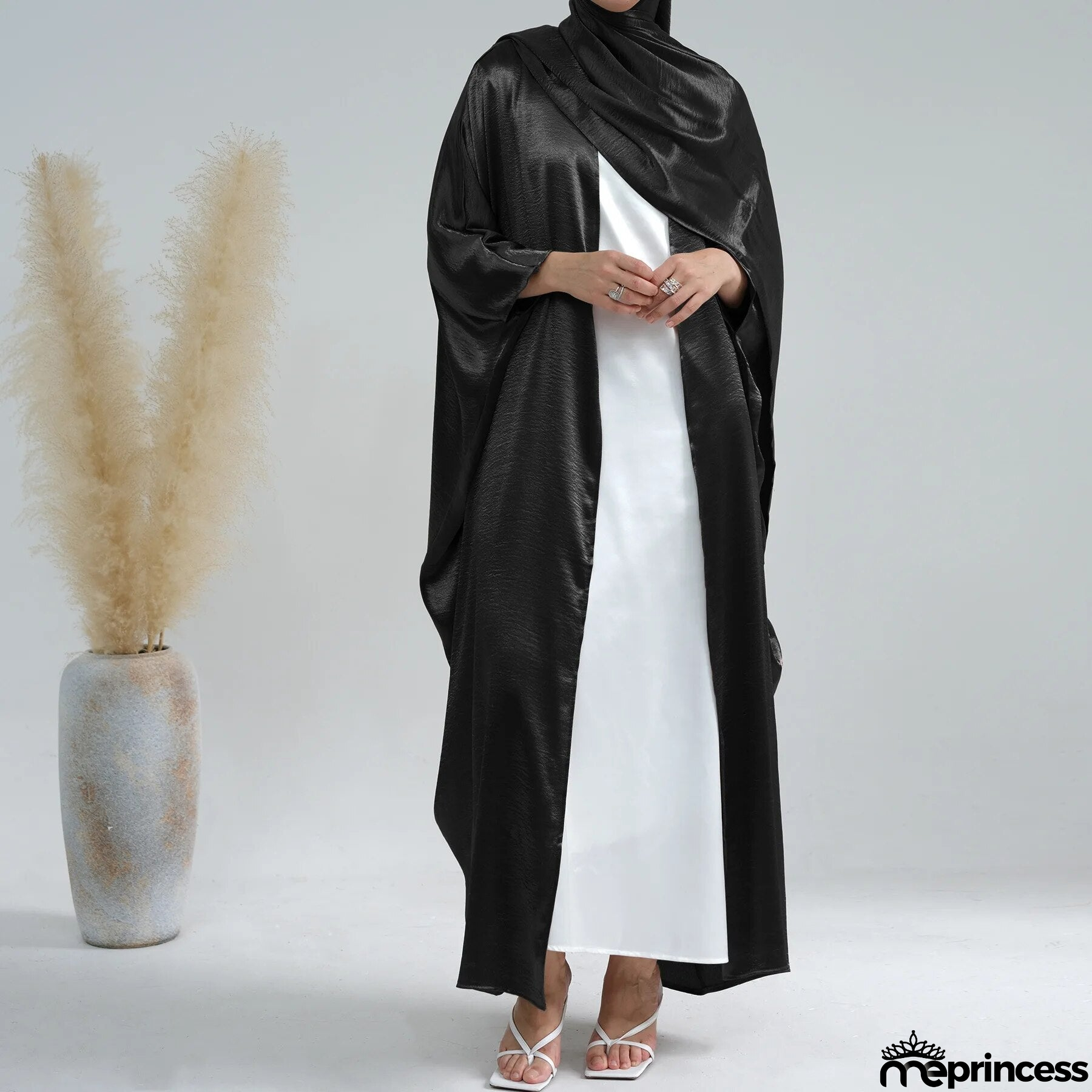 Women's Arabian V-Neck Polyester Full Sleeve Solid Pattern Abaya