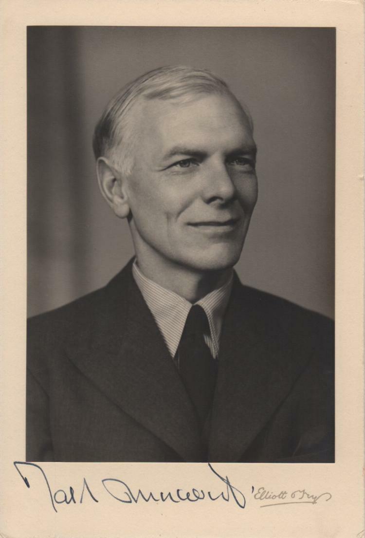 MALCOLM MUGGERIDGE Signed Photo Poster paintinggraph - Author / Spy / Journalist - preprint