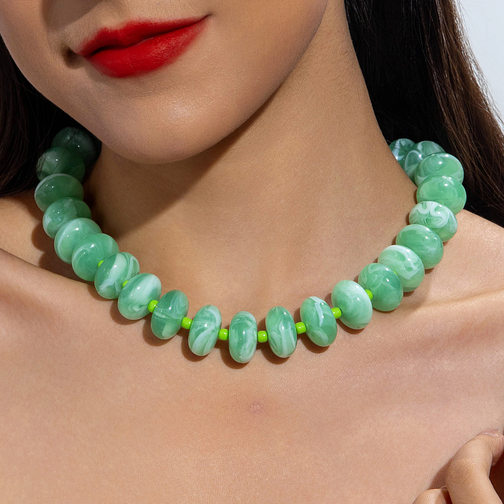 European and American style colorful acrylic flat round bead necklace dopamine candy color exaggerated necklace