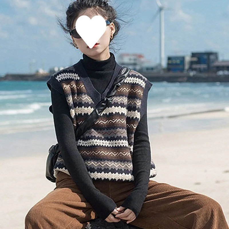 Uveng Uveng 2024 New Women's Sleeveless Shoulder Sweater Korean Version Of Loose External Knitted Vest Vest Short