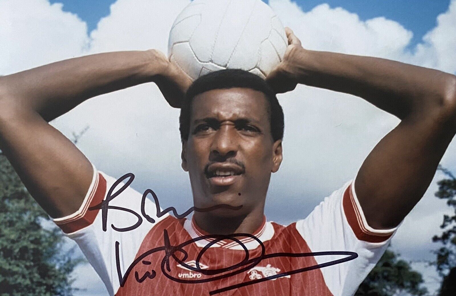 Viv Anderson Genuine Hand Signed Arsenal 6X4 Photo Poster painting