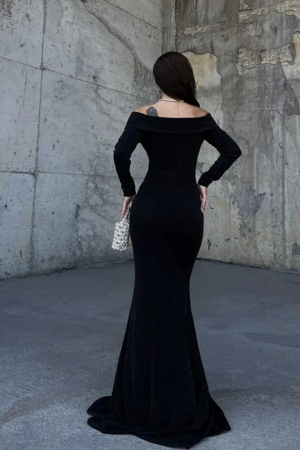Sleeveless Red Halter Prom Dress with a Split main image 1