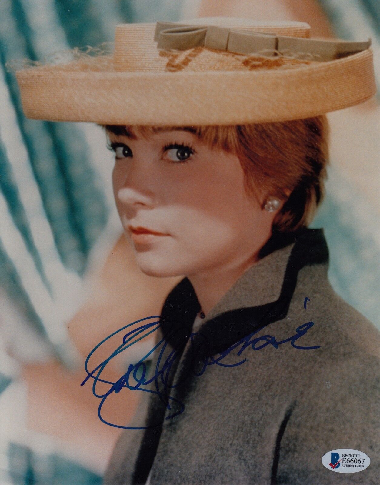 Shirley McLaine #0 8x10 Signed 8x10 Photo Poster painting Beckett Certified Actress 061718