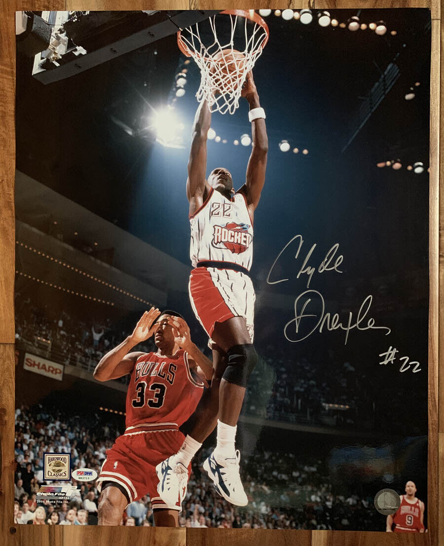 Clyde Drexler SIGNED 16x20 Photo Poster painting 22 Houston Rockets All Star PSA/DNA AUTOGRAPHED