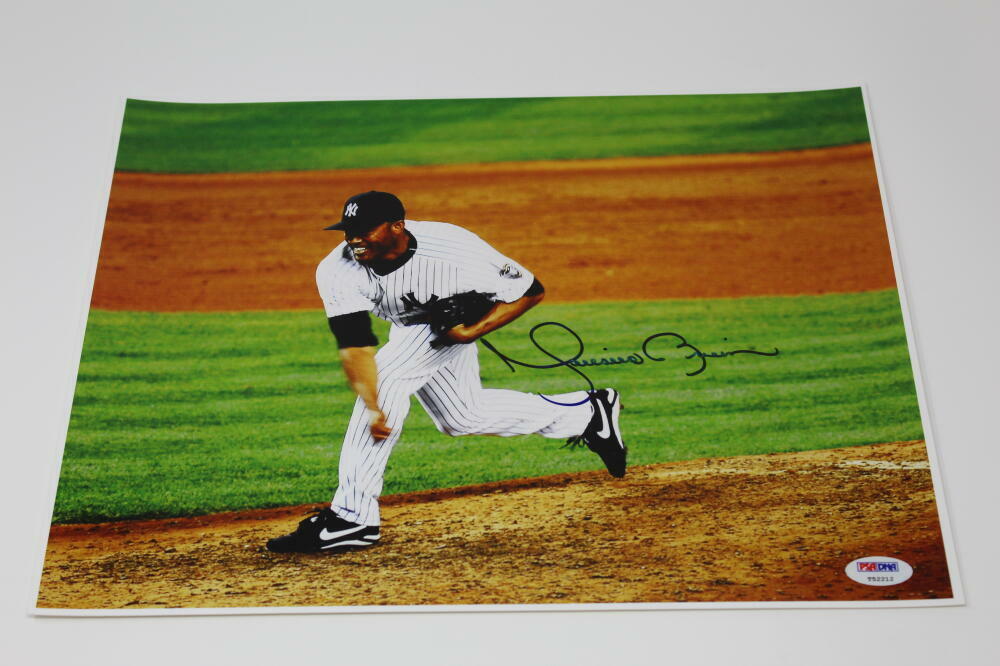 MARIANO RIVERA SIGNED AUTOGRAPH 11X14 Photo Poster painting - NEW YORK YANKEES HALL OF FAME PSA