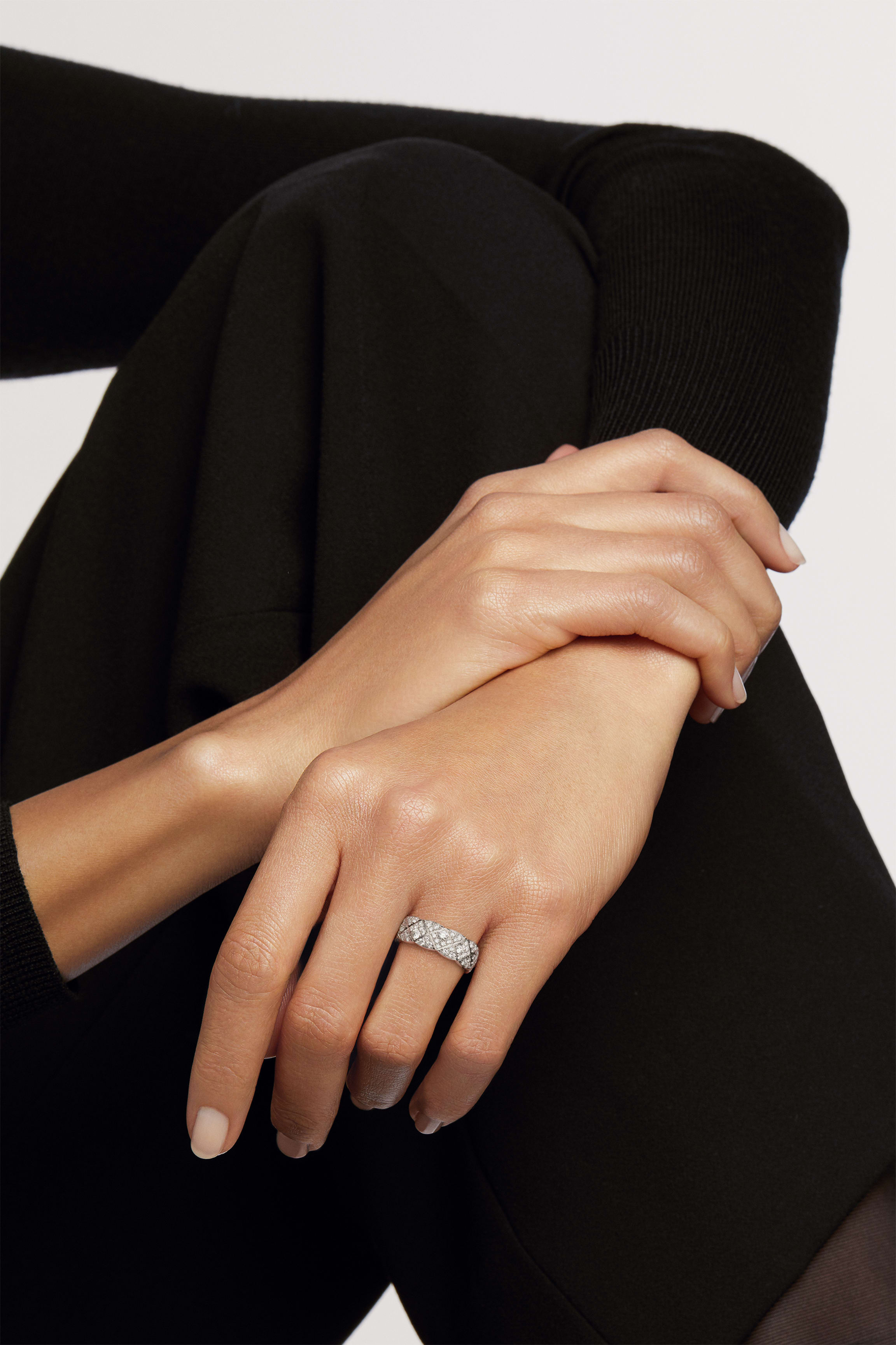 Coco Crush ring - Quilted motif, small version, 18K white gold, diamonds - CHANEL - Worn view