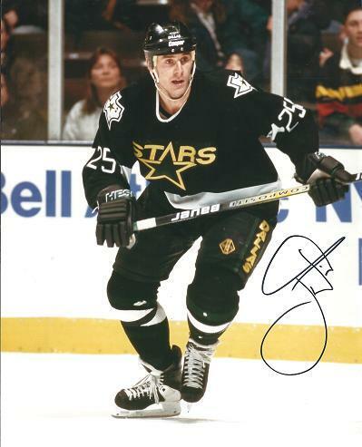 Joe Nieuwendyk Signed - Autographed Dallas Stars 8x10 inch Photo Poster painting + RDM COA