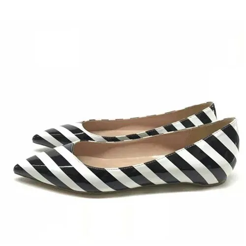 VCshoes Black White Stripe Flat Patent Leather Shoes Women Pointed Toe Wedding Party Shoes QP074