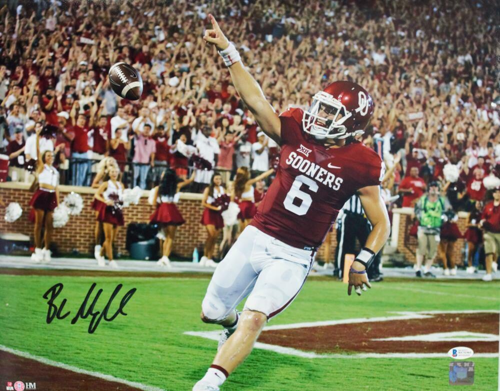 Baker Mayfield Signed Oklahoma Sooners 16x20 HM Pointing Photo Poster painting - Beckett W Auth