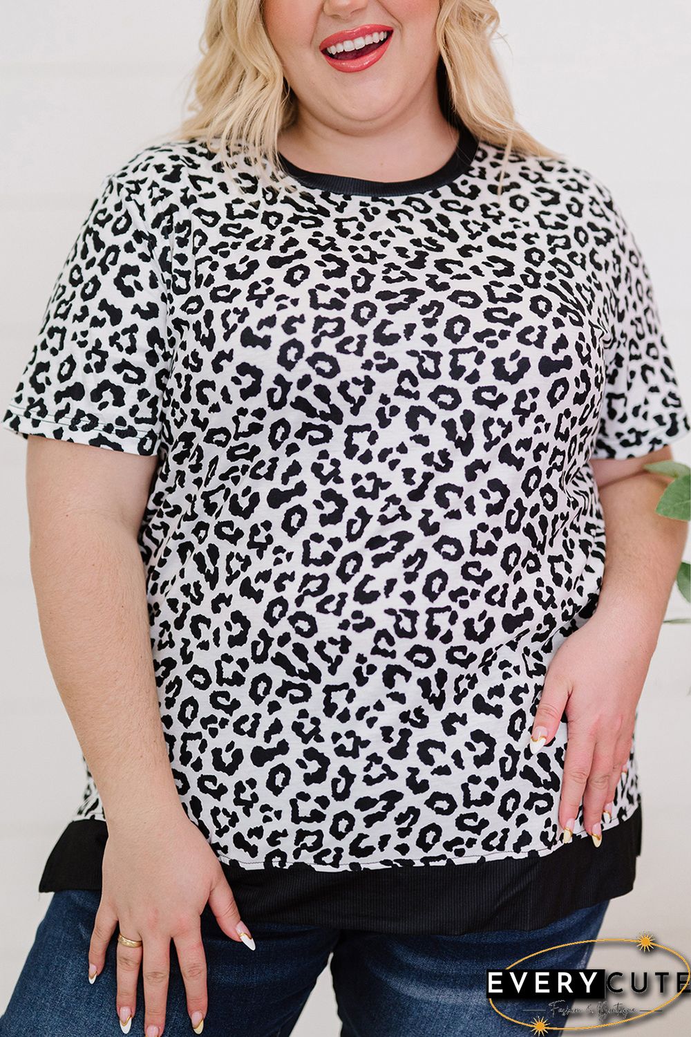 White Leopard Print Round Neck T-shirt with Slits