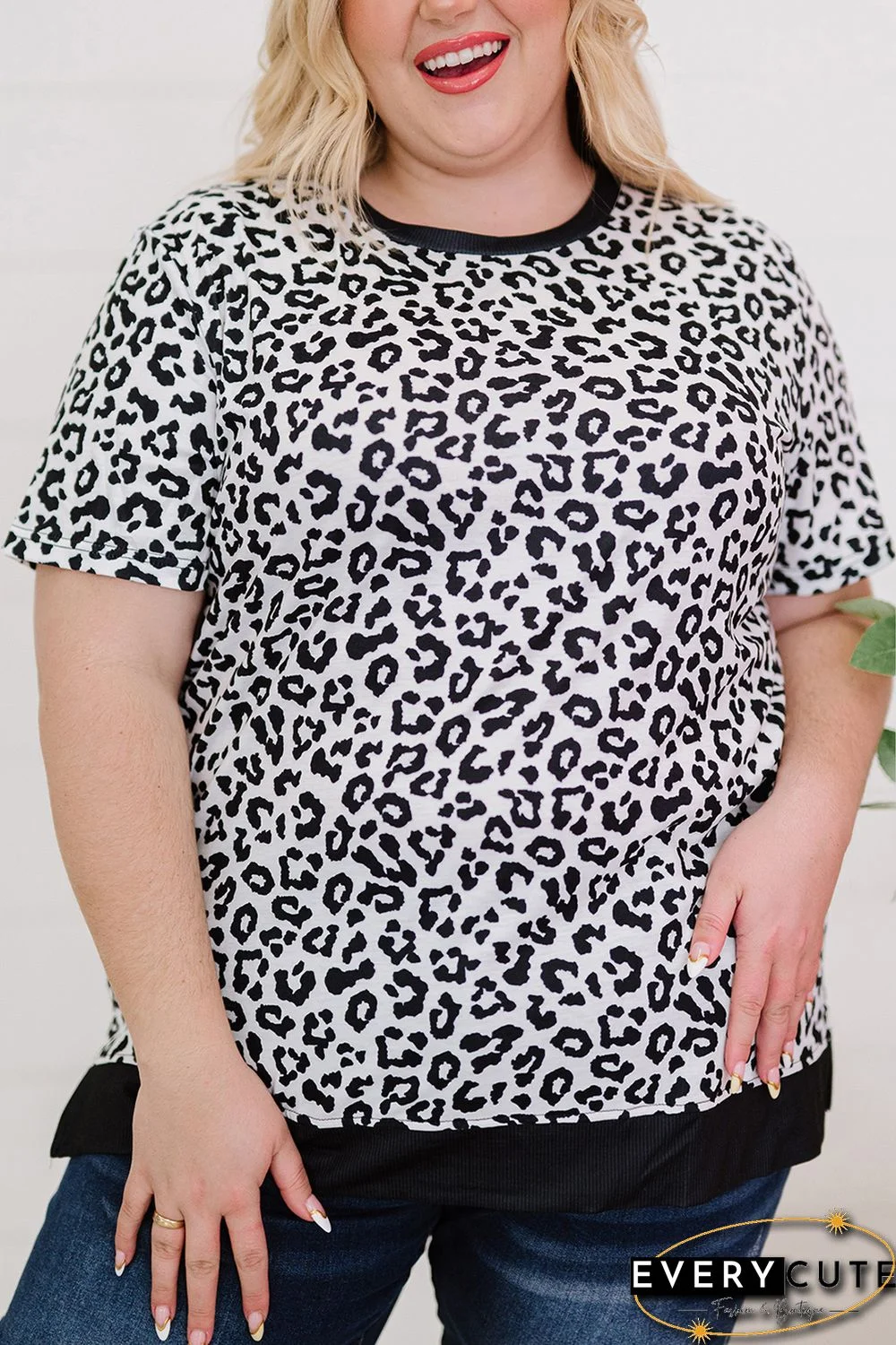 White Leopard Print Round Neck T-shirt with Slits