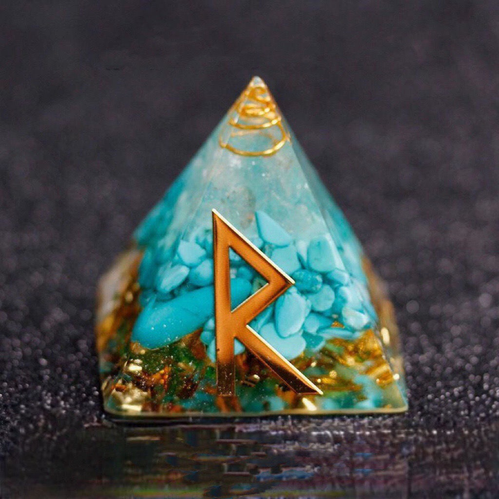 Traveler Rune Pyramid: Explore the Mysterious Energy of ᚱ - Raidho