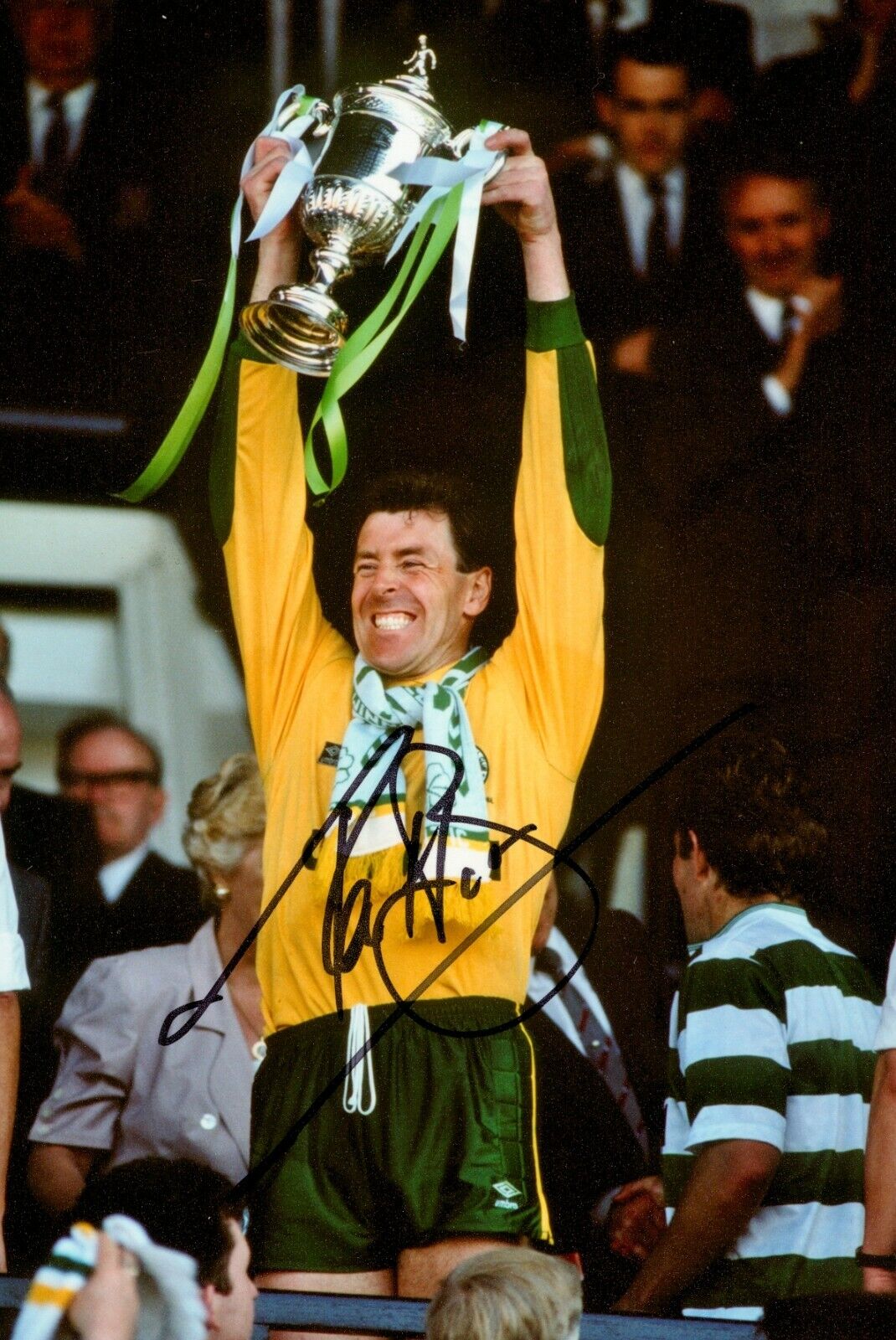 Pat Bonner Signed 6x4 Photo Poster painting Celtic Republic of Ireland Goalkeeper Autograph +COA