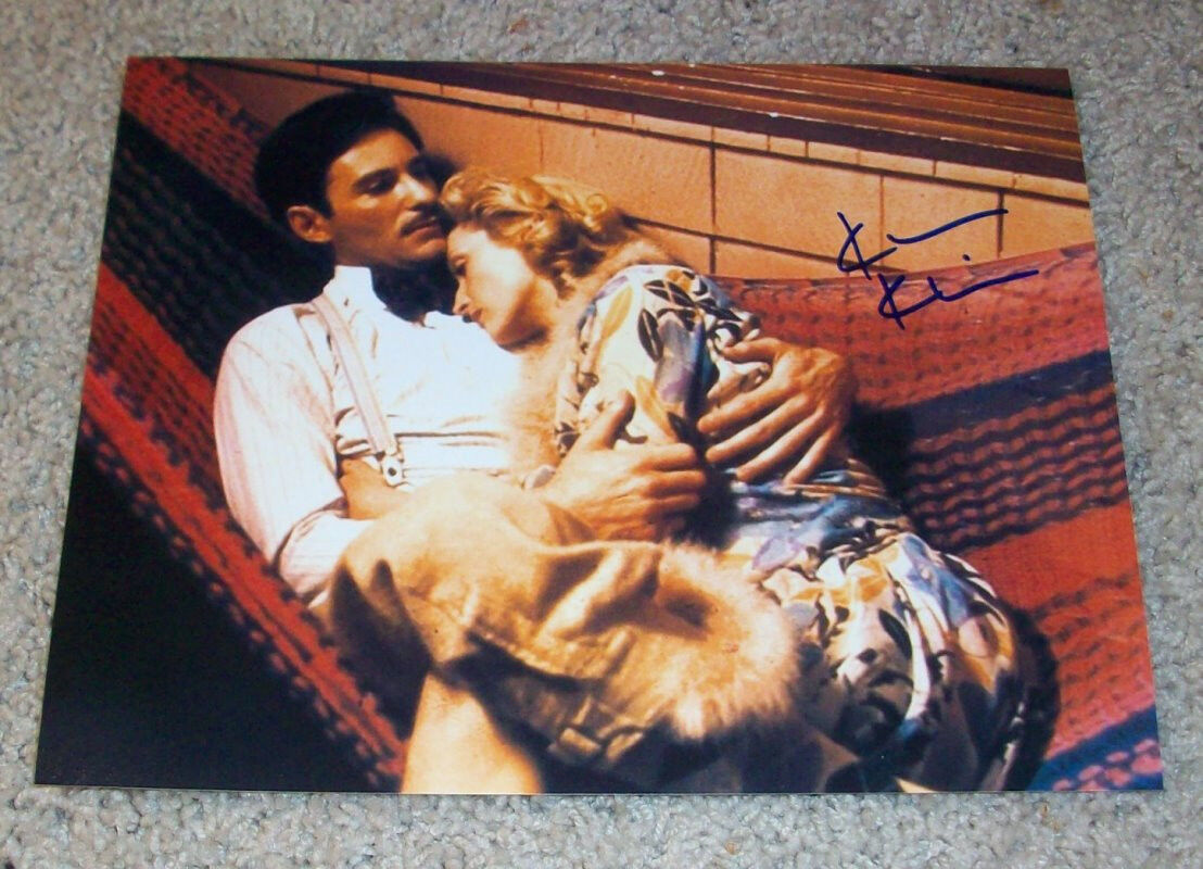 KEVIN KLINE SIGNED AUTOGRAPH SOPHIE'S CHOICE NATHAN 8x10 Photo Poster painting w/VIDEO PROOF