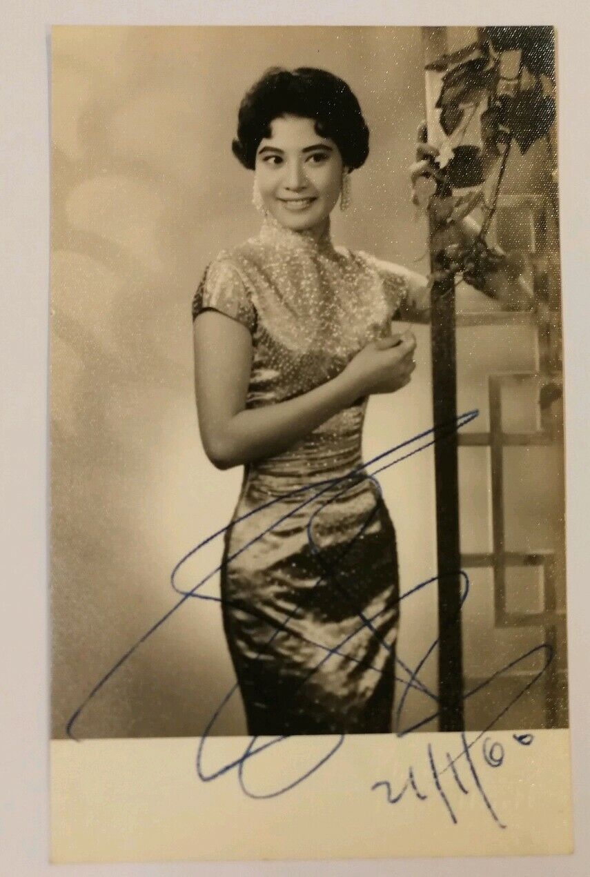 Vintage Hong Kong actress Pat Ting Hung real signed Photo Poster painting autograph 丁紅 簽名照片 B