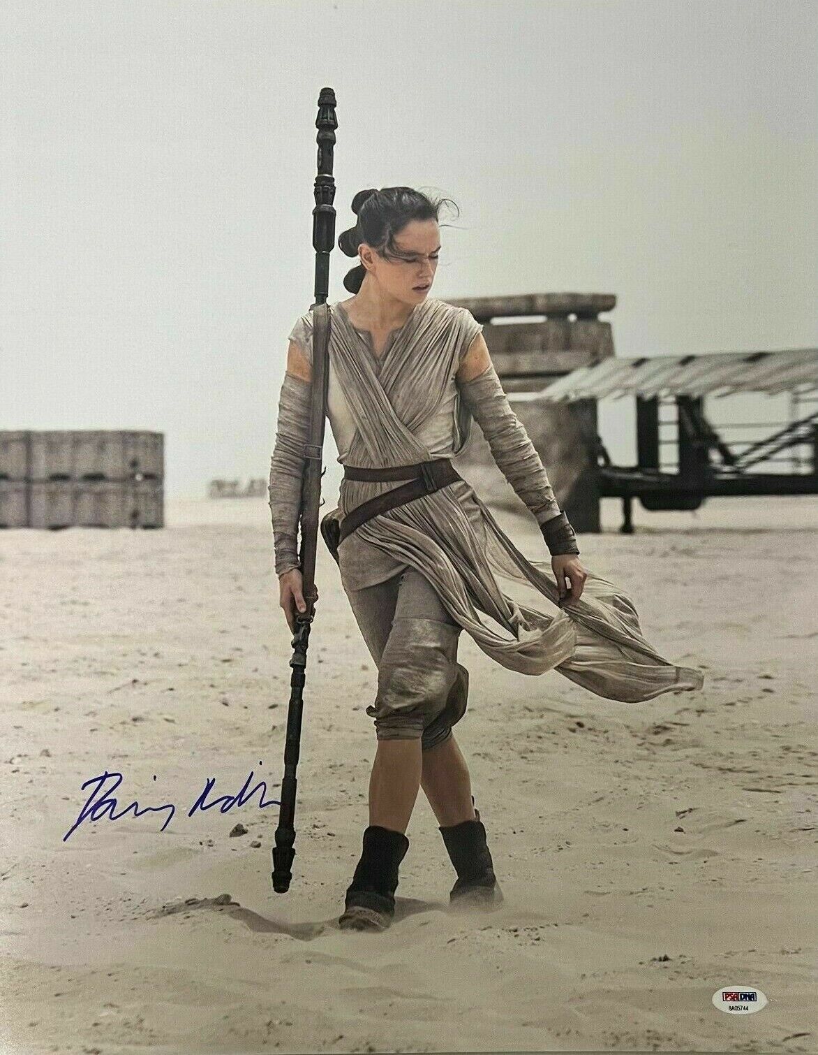 Daisy Ridley as Rey STAR WARS Signed 16x20 Photo Poster painting Autograph AUTO PSA/DNA Sticker