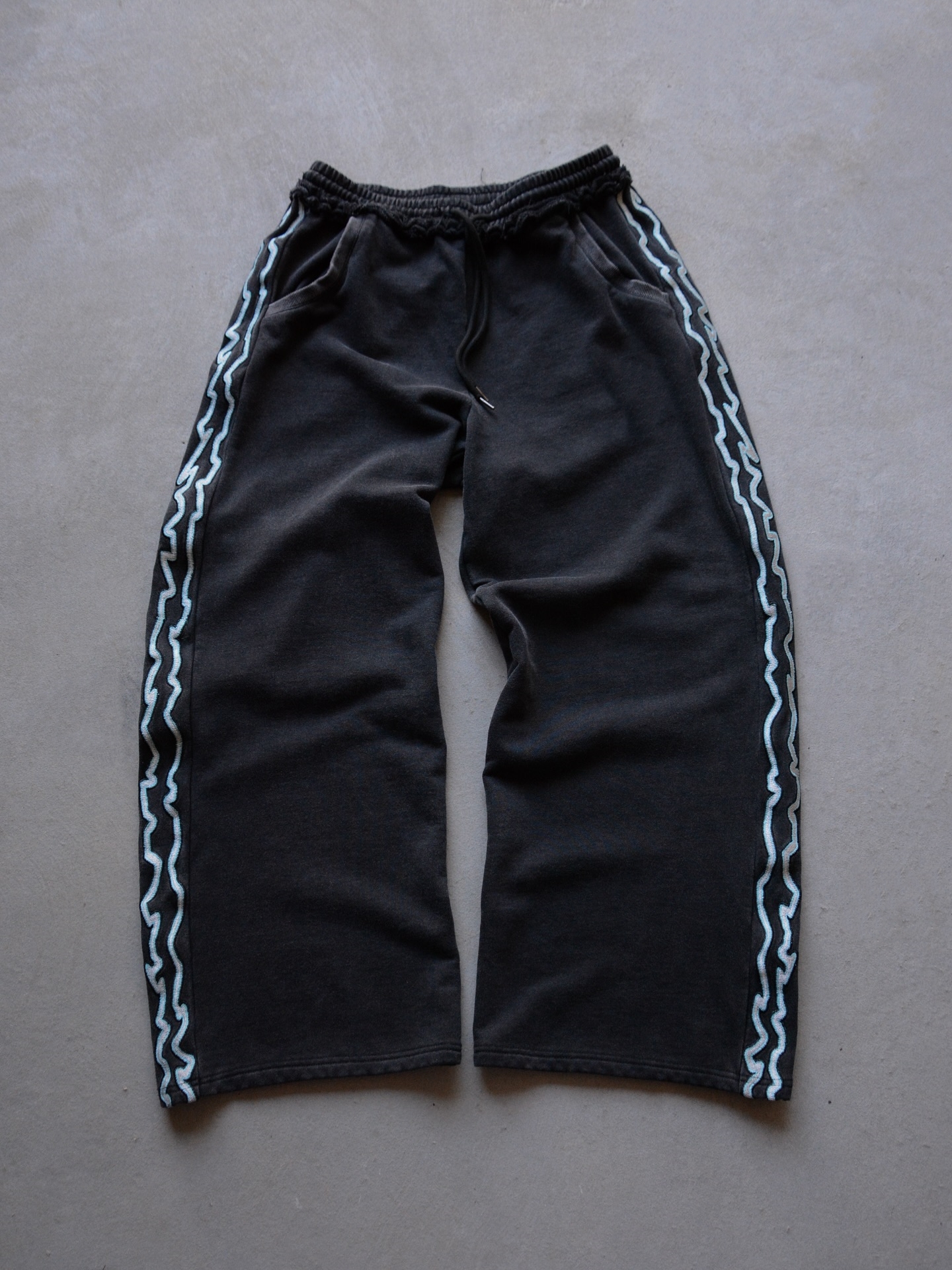 THUNDER BREATHING GLOWING EMBROIDERY SWEATS | DEMON SLAYER