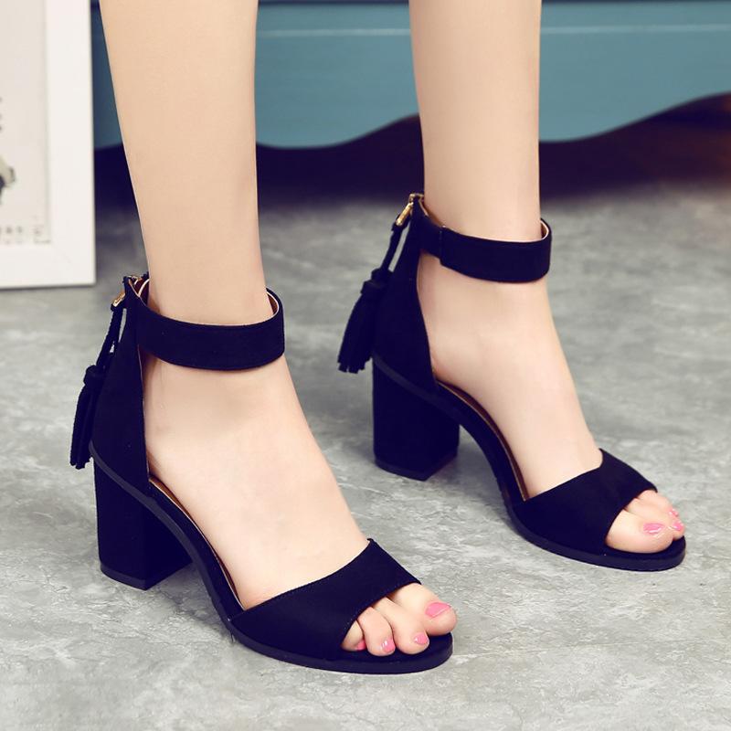 GOOSHOE Chunky Heel Peep-toe Tassels Suede Ankle Strap Sandals