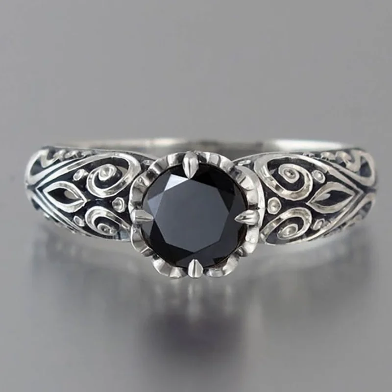 Vintage Style Ring With Black Gemstone Decor,Multiple Sizes Available