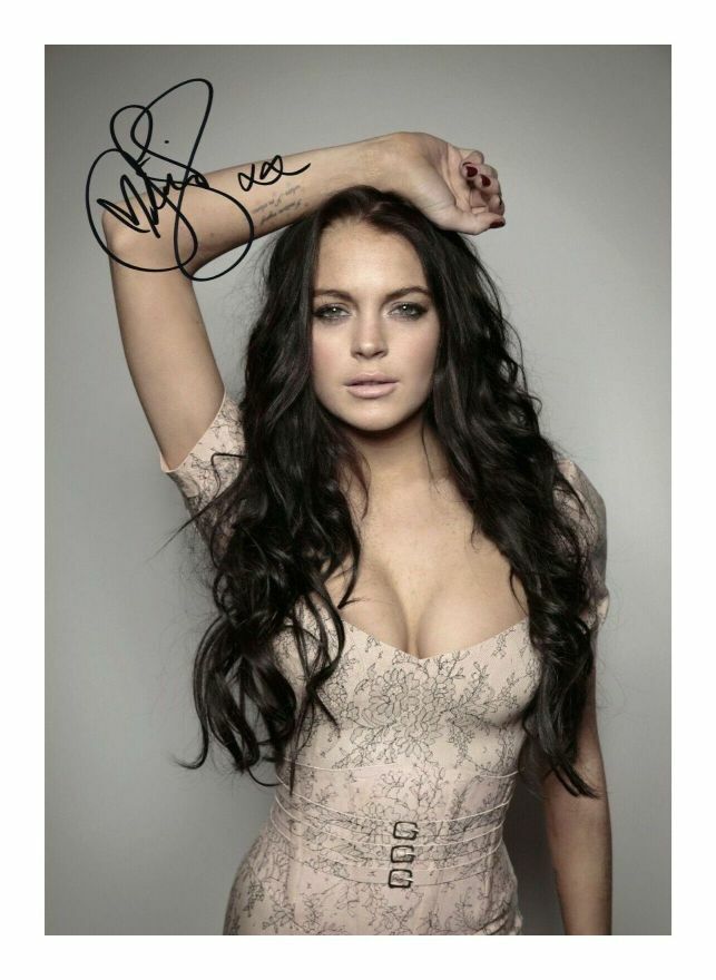 LINDSAY LOHAN AUTOGRAPH SIGNED PP Photo Poster painting POSTER